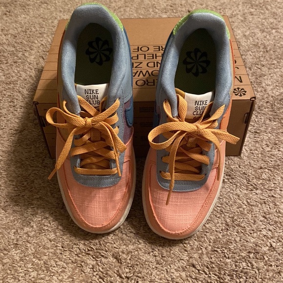 NWT Nike Air Force 1 LV8 - Picture 7 of 7